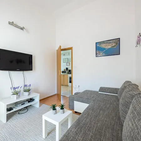 By Interhome * Labin